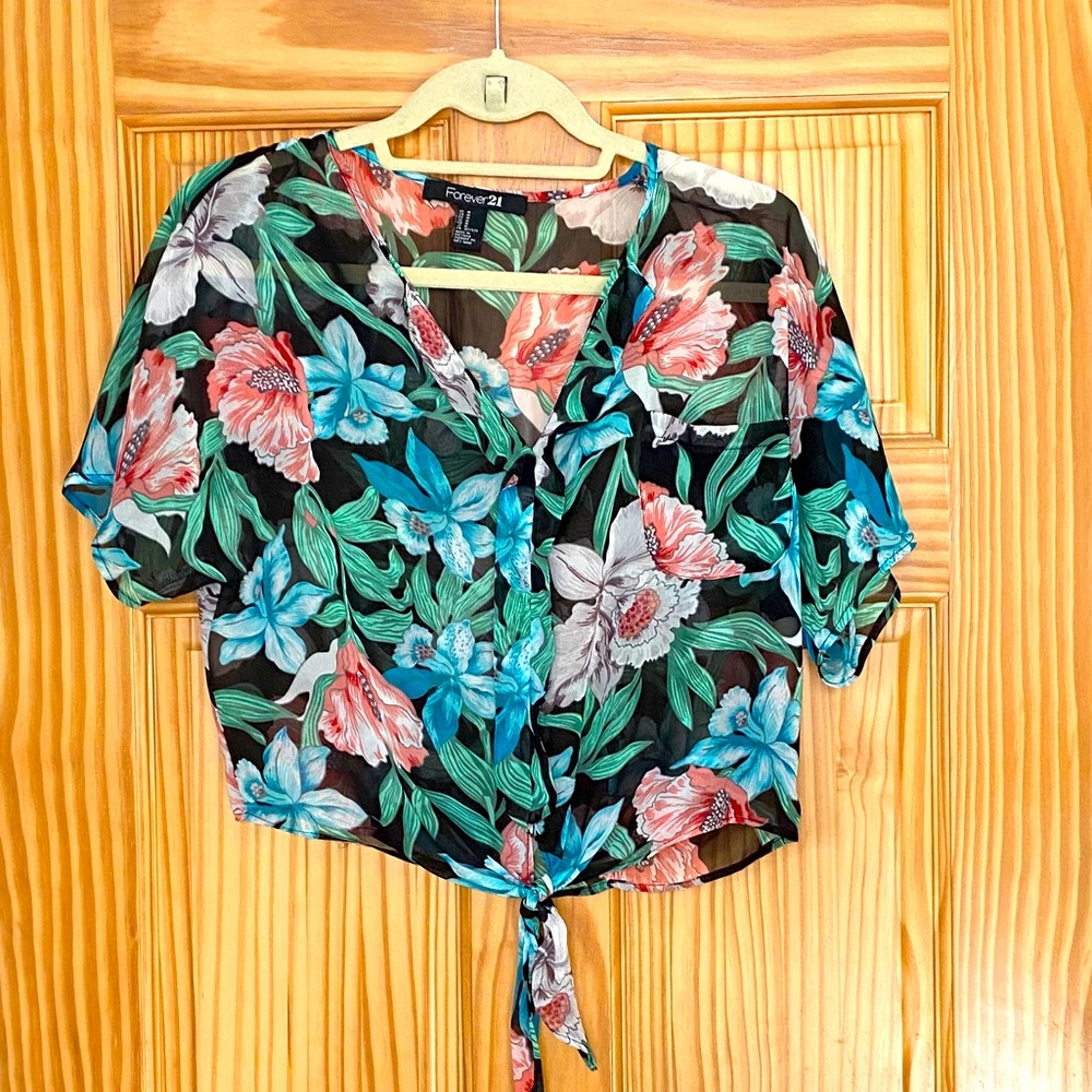 Tropical tie front top